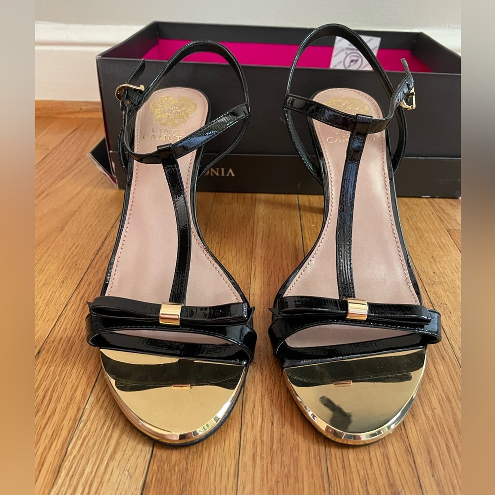 Vince Camuto Black and Gold Heels Size 8.5 BRAND NEW